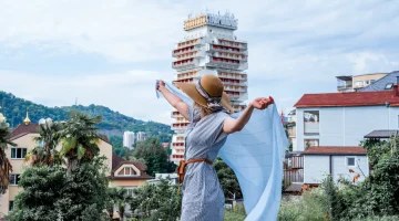 Где дают халаты, тапочки и фен — а где нет